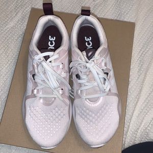 Adidas bounce sneakers